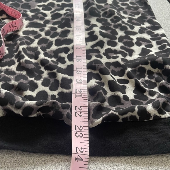 Forever 21 Black Leopard Print Sweatshirt Size Large - Picture 6 of 7